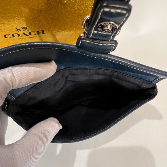 PRELOVED COACH BLUE SUEDE WALLET - Picture 5 of 5